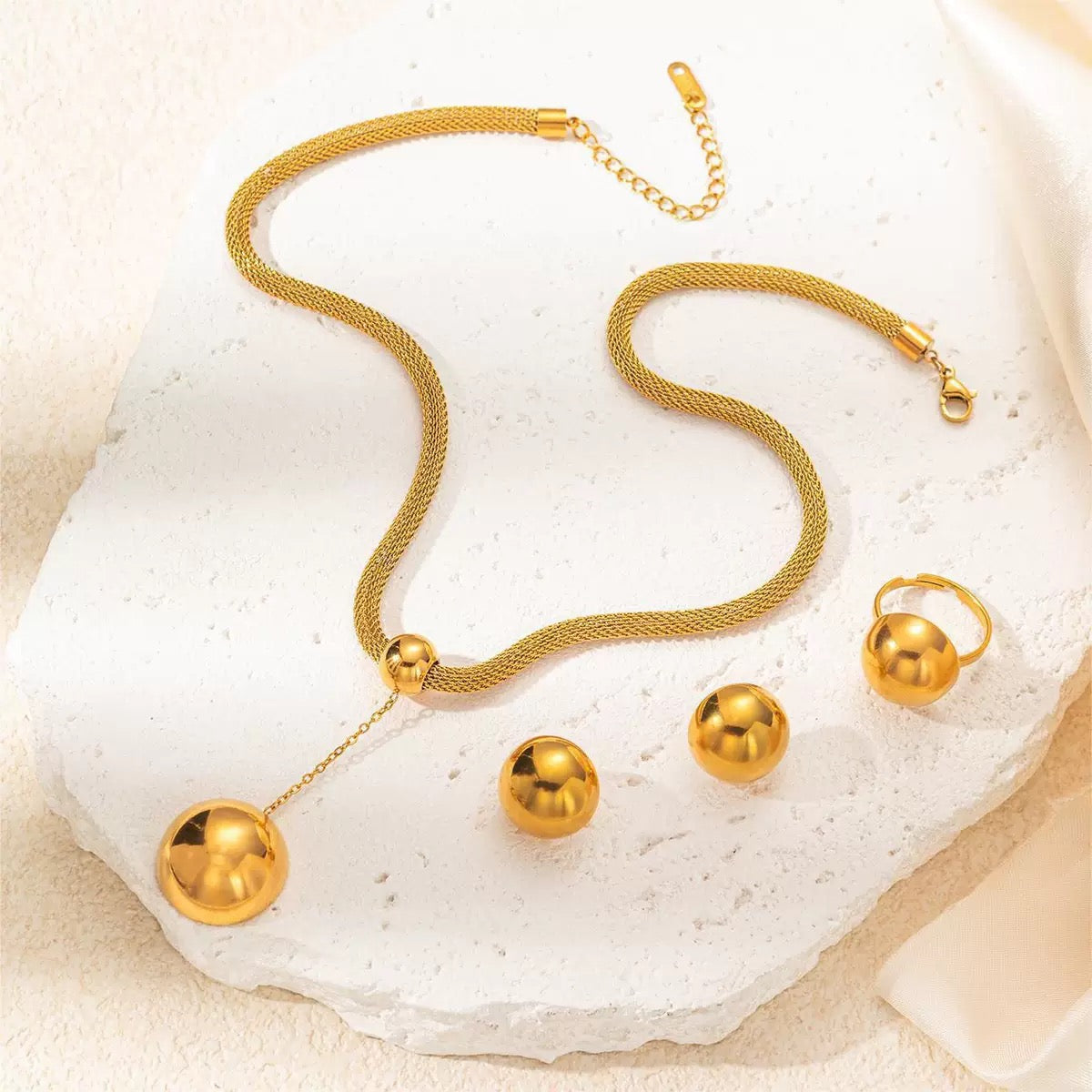Bold Golden Sphere Mesh Set - 18K Gold Plated Stainless Steel